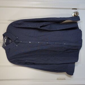Van Heusen XL 17-17.5 EUC